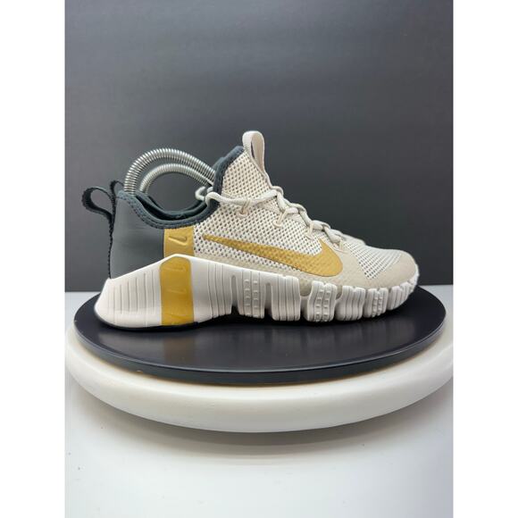 Nike Free Metcon 3 Womens 7.5 Light Orewood Brown Gold Running Shoes CJ6314-170 - Picture 3 of 10